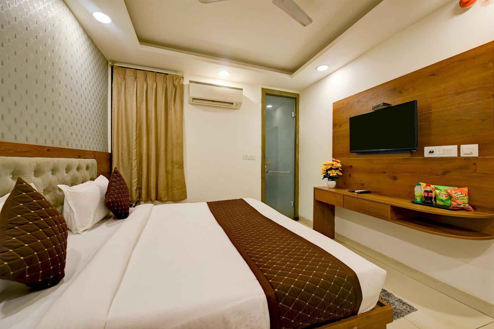 Hotel Grand Qubic Near Delhi Airport New Delhi Exterior photo